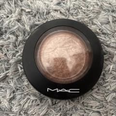 MAC Global Glow Mineralize Skinfinishのサムネイル