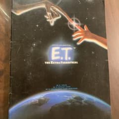 E.T. THE EXTRA-TERRESTRIAL 本のサムネイル