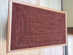 猫家具　ハンドメイド　爪研ぎ　杉無垢材　キャットハウス　ベンガラ染めのサムネイル