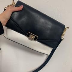 CHARLES &KEITH バイカラーバックのサムネイル