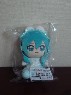 ピアプロ キャラ福くじ ラスト賞 初音ミク おすわりぬいぐるみ - メルカリ