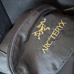 限定ARC'TERYX × BEAMS アーバンファニー ボディバック - メルカリ