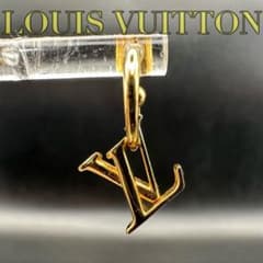 人気✨　ルイヴィトン　ピアス　M01025　ロゴ　刻印　ゴールド　2144 人気✨ ルイヴィトン ピアス M01025 ロゴ 刻印 ゴールド 2144 - メルカリ