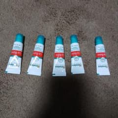 【新品未使用】インド製コスメ　Himalaya リップバーム　5本のサムネイル