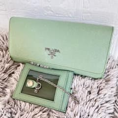 美品 PRADA サフィアーノ シルバーメタルロゴ 長財布 カードケース