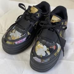 NIKE  レディーススニーカー　２３㎝のサムネイル