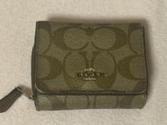 COACH シグネチャー 三つ折り財布のサムネイル