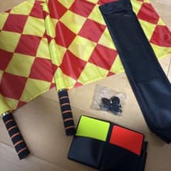 サッカー審判　フラッグ　カード　笛