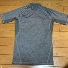 アンダーアーマー インナー Tシャツのサムネイル