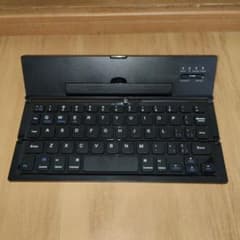 折りたたみ式 Bluetooth キーボード 本体のサムネイル