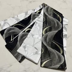 【美品】【踊用】黒 金 シルバー 銀 リバーシブル 半幅帯としても【正絹】のサムネイル