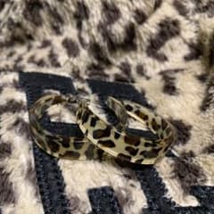 両耳ピアスのサムネイル