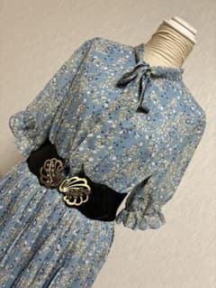 ヴィンテージ 花柄　くすみブルーワンピース　古着　レトロ　昭和のサムネイル