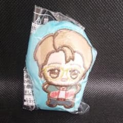 TinyTAN Dynamite 치비구루미 다이컷 배지