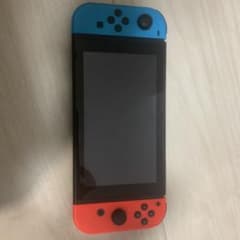 Nintendo Switch 本体 青と赤のJoy-Conのサムネイル