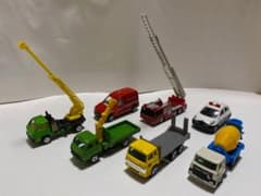 ミニカー　働く車７台（トミカなど）のサムネイル