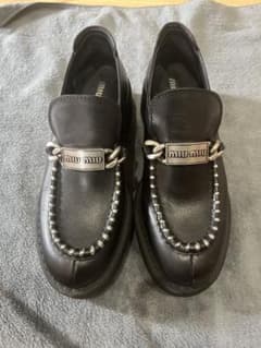 Miu Miu ローファー uチップ 革靴 サイズ40 普段asics26cm - メルカリ