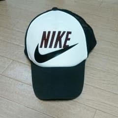 希少　ナイキキャップ　ＮＩＫＥ　黒×白のサムネイル
