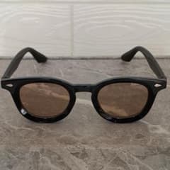 Sunglasses, black with brown lenses, Boston style, round shape, retro vintage, for men.