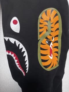 A BATHNG APE シャークプルオーバーパーカーのサムネイル