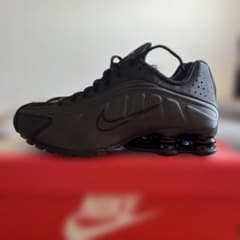 Nike Shox HQ1983-001 ブラックスニーカー エアショックス - メルカリ