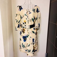 ジルバイジルスチュアート/美品　花柄ワンピースのサムネイル