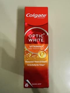 新製品 Colgate Optic White Vitamin C 80gのサムネイル