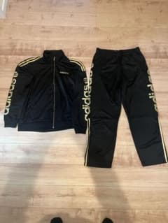 adidas ジャージ 上下 セットアップ 黒金 ブラック ゴールド　Lサイズのサムネイル
