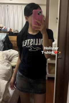 Hollister Tシャツ ネイビー 海外ガールのサムネイル