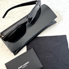 SAINT LAURENT ブラック サングラス ケース付き　美品のサムネイル