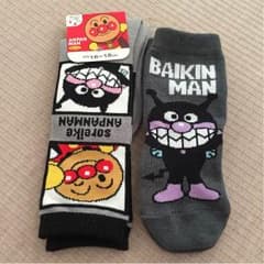 最終値下げ！アンパンマン バイキンマン 靴下 (おまけ付き)のサムネイル