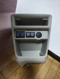 HE33S コンソールボックスのサムネイル