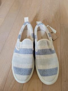 変わった靴ですのサムネイル