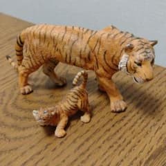 虎　フィギュアのサムネイル