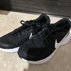 NIKE レディース スニーカー ブラック ホワイトのサムネイル