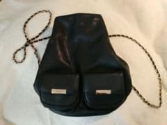 【値下げ】新品73％OFF☆本革ミニリュック　黒 レザー ゴールドチェーンのサムネイル