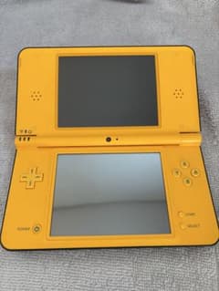 Nintendo DSi ll本体 イエローのサムネイル