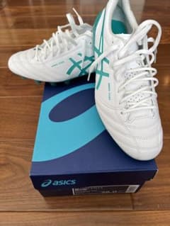 asics サッカースパイクのサムネイル