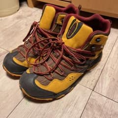 トレッキングシューズ 登山靴のサムネイル