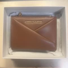 CHARLES&KEITH 二つ折り財布　ブラウン（箱付き）のサムネイル