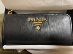値下げSALE中！　PRADA キーケースのサムネイル