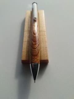木軸ペン　ケヤキ　うるし仕上げ　シャープ0.5　拭き漆　欅 木軸ペン ケヤキ うるし仕上げ シャープ0.5 拭き漆 欅 - メルカリ
