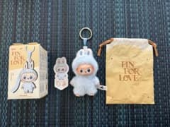 【最終お値下げ】ラブブ イニシャル PIN FOR LOVE 【D】　正規品のサムネイル