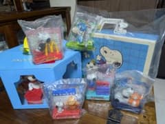 【SALE】マクドナルドハッピーセット　スヌーピープレミアムBOX2種＆おまけのサムネイル