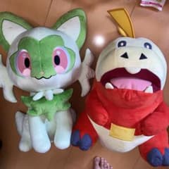 ニャオハ　等身大　ぬいぐるみ　ホゲータ　ポケモンセンター ニャオハ 等身大 ぬいぐるみ ホゲータ ポケモンセンター - メルカリ