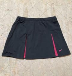 ノリピーさん専用　NIKE レディース　ランニングスカートのサムネイル