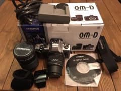 値下げ！OLYMPUS オリンパス OM-D E-M5 ダブルズームキットのサムネイル