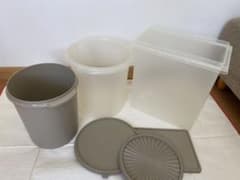 タッパーウェアの容器ですのサムネイル