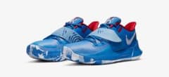 NIKE Kyrie バスケットボールシューズのサムネイル