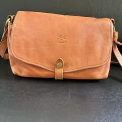 IL BISONTE ショルダーバッグ レザーのサムネイル